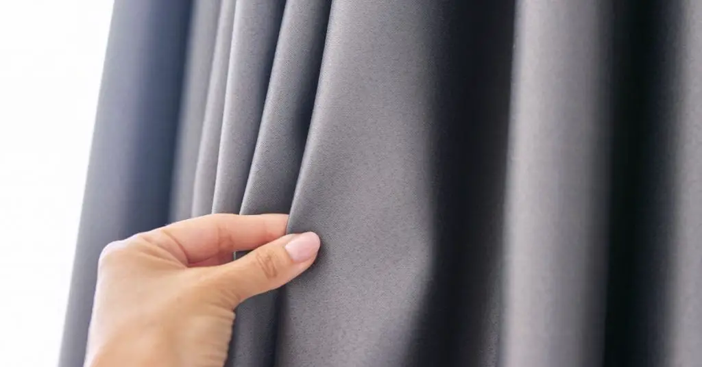 Classification And Benefits Of Using Fabric For Curtains 