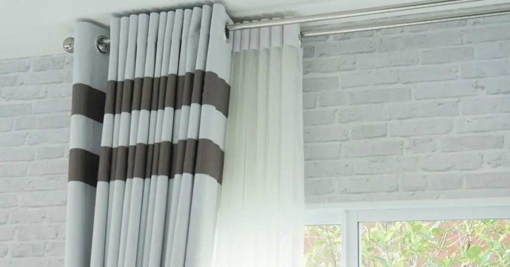 Wired Honeycomb Curtain